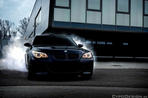 Обои BMW M5 E60 Концепт-кар 640x1136 iPhone 5/5S/5C/SE 