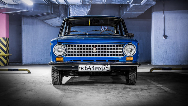 Lowrider Vintage Blue Vaz-2103 