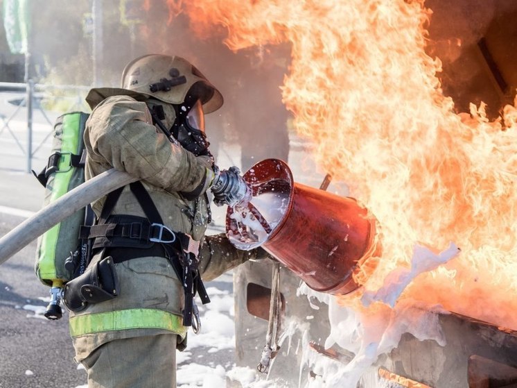 Тренировки пожарных расчётов состоялись в воинских частях 