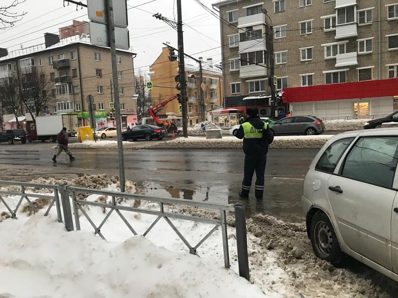 Озеро Рица при пасмурной погоде