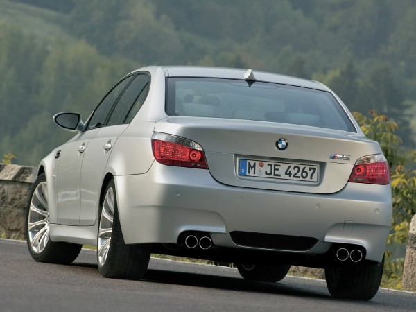 Bmw m5 e60 обои на рабочий стол